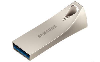 U盘在电脑上读不出来怎么办