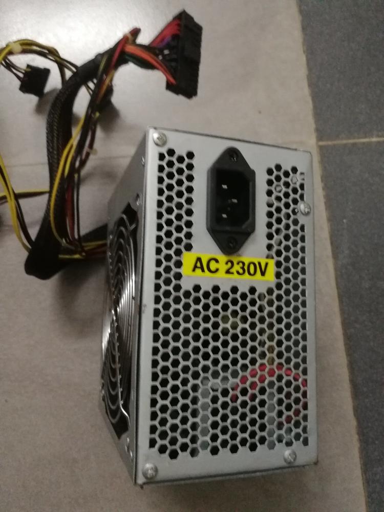 主板点亮 显示器不亮_电脑显示器不亮 显示红色_电脑显示器不亮显示节电模式