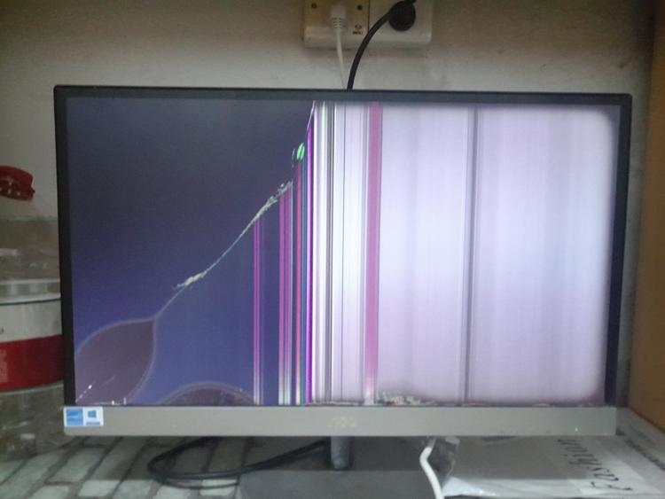 笔记本屏幕暗_显示器屏幕颜色发暗_暗龙过统一登陆器