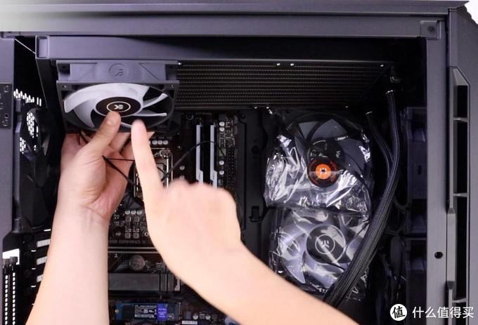 机箱风扇螺丝_电脑机箱主板螺丝位置_机箱固定硬盘的螺丝