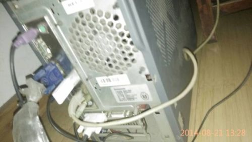 电脑机箱主板螺丝位置