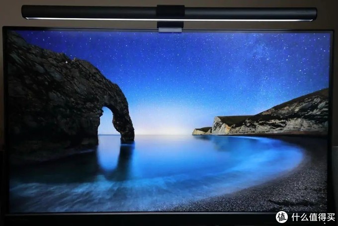 MacBook Pro扩展显示器及生产力配件布局