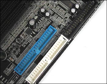主板显卡接口类型_台式机 cpu风机类型 主板b75-d3v_9600gso显卡的dvi接口是什么类型