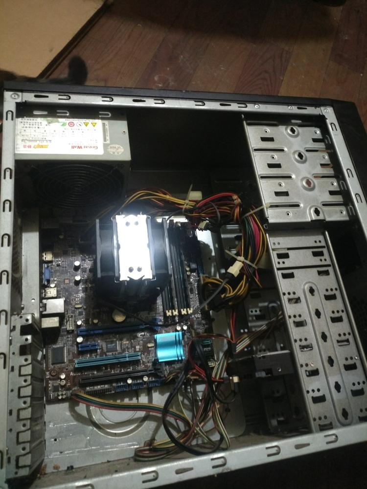 switch底座要拔电源吗_主板电源线怎么拔_主板电源线拔不下来