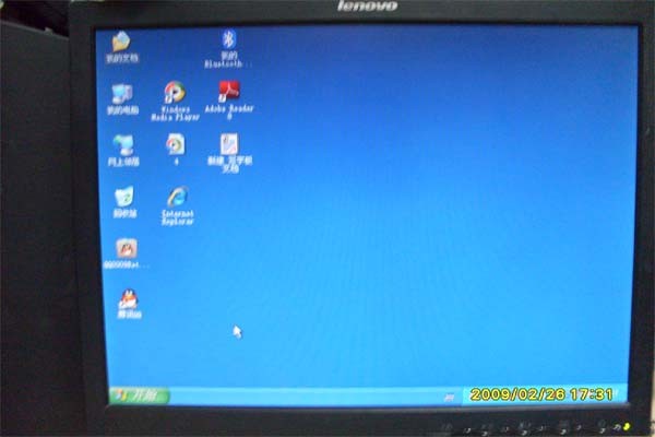 三星曲面显示器不能全屏_34寸显示器有曲面好吗_三星曲面显示s22b