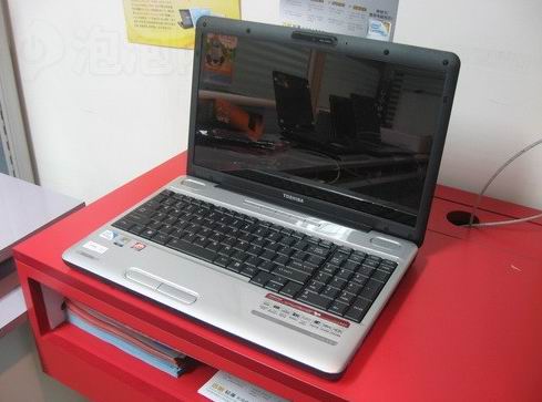 钛坦银配色东芝SatelliteL523仅售4752元(组图)