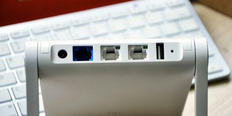 路由无线桥接设置_无线桥接后连接副路由_两个路由器无线桥接图