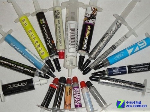 散热膏,是以特种硅油做基础油,新型金属氧化物做填料