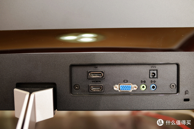 可以和手机比窄，新入手优派超窄边框显示器：ViewSonic 优派 液晶显示器