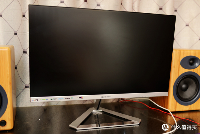 可以和手机比窄，新入手优派超窄边框显示器：ViewSonic 优派 液晶显示器