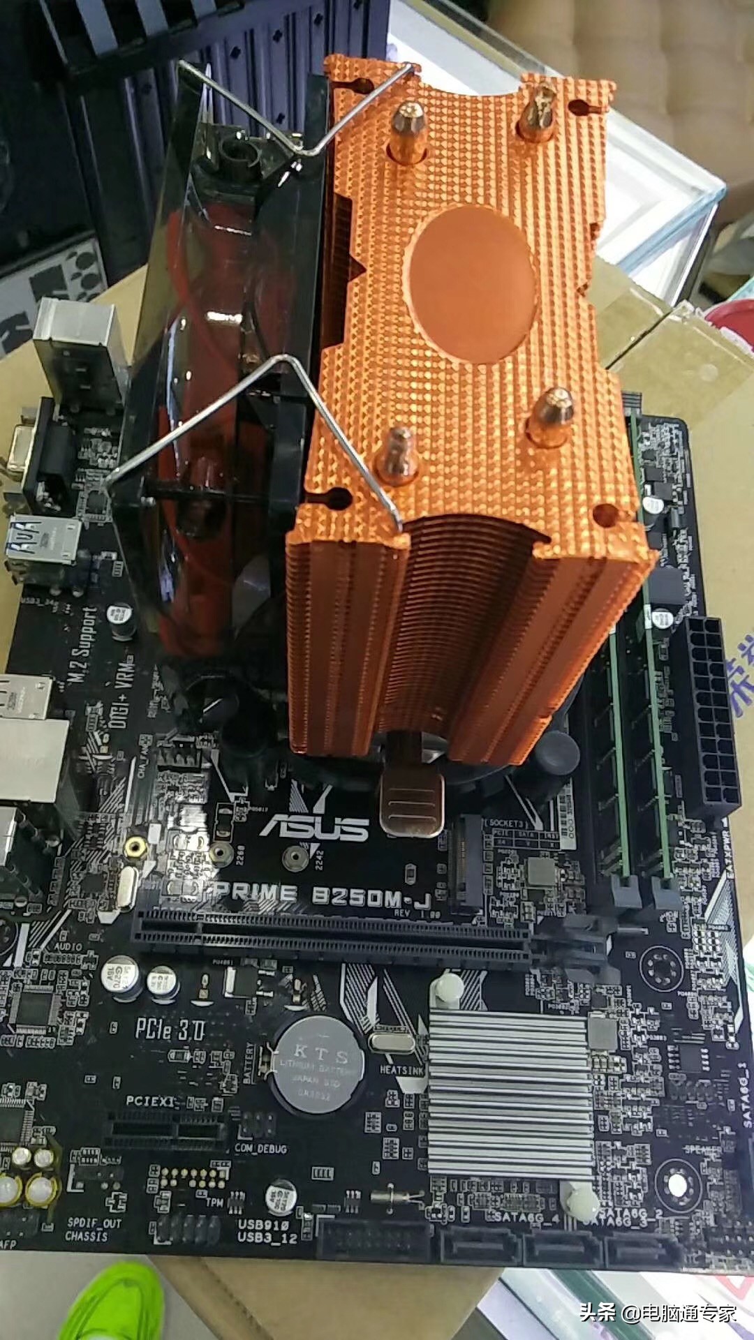 电脑和手机都有CPU，为何手机的CPU就不需要加装风扇散热？