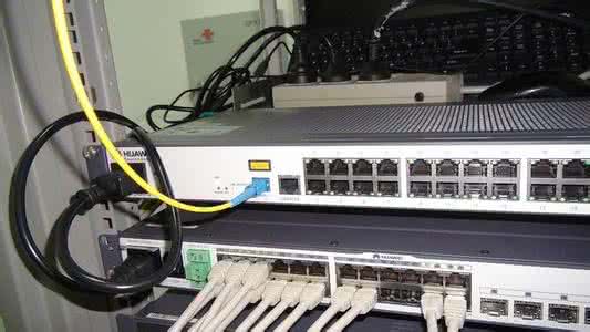 路由交换一体机分类集成式、分布式缺点客户业务带来风险