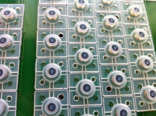 静电容键盘_机械键盘怎么放静电_机械键盘静电怎么处理