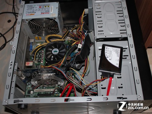 固态硬盘怎么安装图解_台式机加硬盘_台式机硬盘安装图解