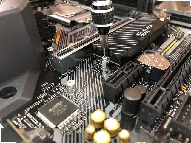 台式机硬盘安装图解