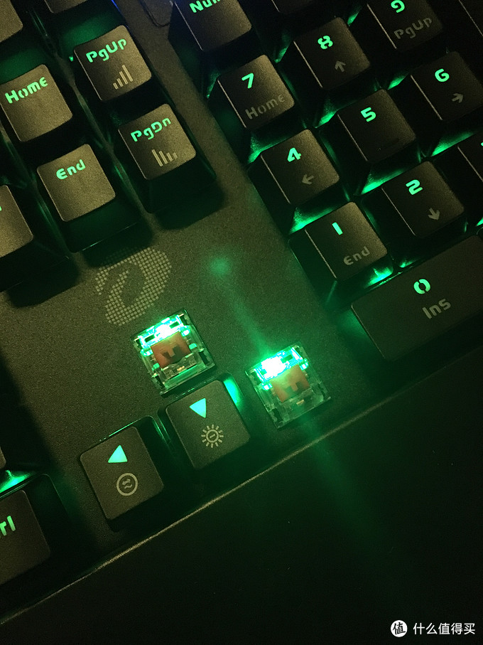 一不小心掉进了机械键盘的坑——REACHACE 达尔优 ek815 104key RGB红轴 键盘