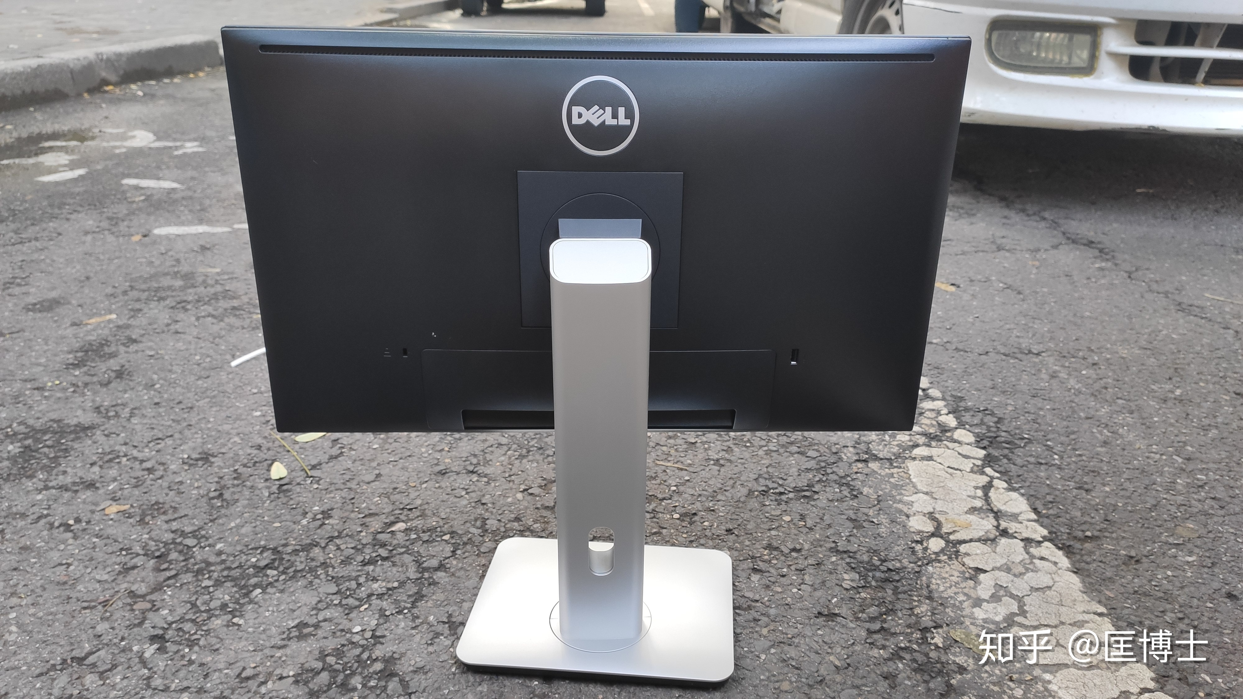 戴尔显示器不亮了