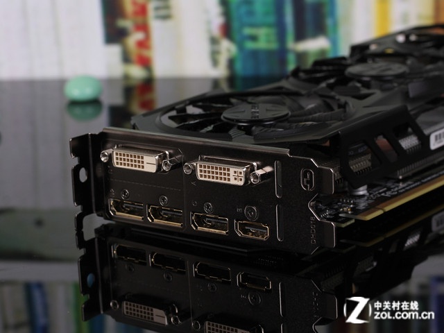 技嘉GTX960 I/O接口 