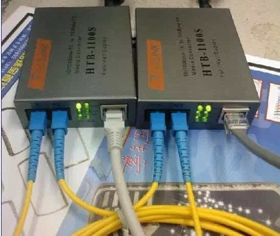 灯管两头亮中间不亮_路由器中间的灯不亮_灯管中间不亮