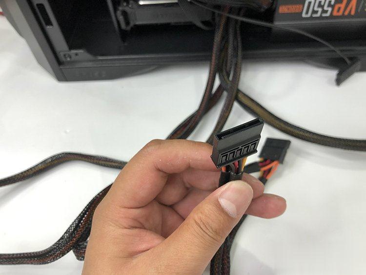 台式机械硬盘怎么安装 机械硬盘安装图解教程(SATA固态可参考)(2)