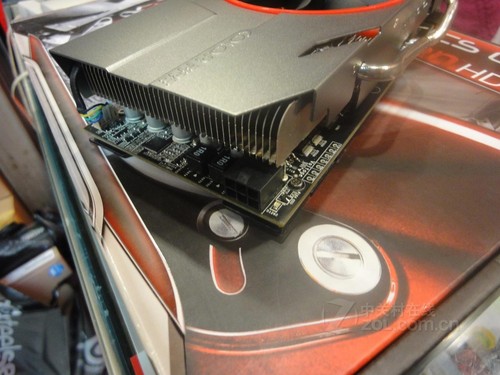 一键超频个性鲜明 镭风HD7750毒蜥售899 