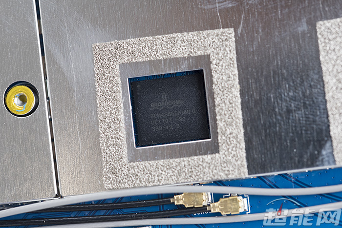 华硕x88拆机后显卡和cpu怎么区分