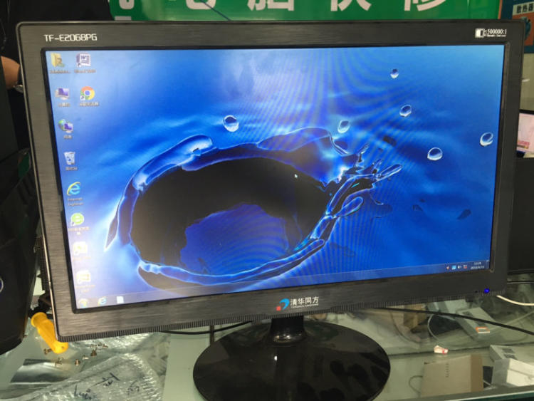 液晶显示器闪烁黑屏_显示器 闪烁 黑屏_笔记本显示器黑屏闪烁