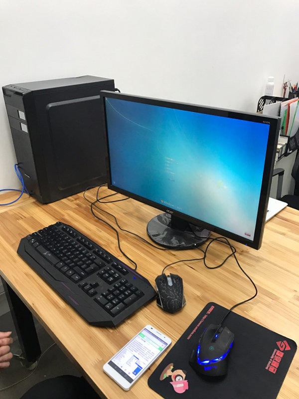 显示电脑屏的眼镜_led屏显示原理_电脑多屏显示器