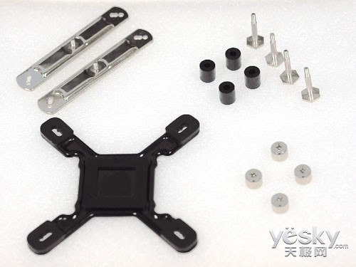 DIY装机不求人 小编教你如何安装CPU散热器