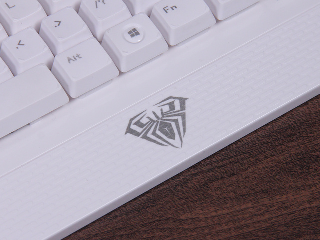 外貌党最爱 狼蛛自由之翼机械键盘评测 