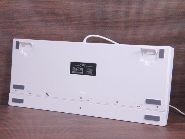 外貌党最爱 狼蛛自由之翼机械键盘评测 