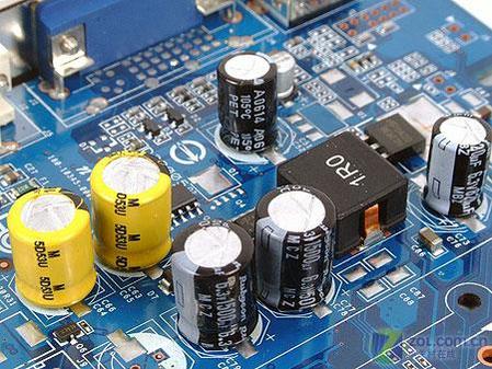 图为：华硕7300GT 显卡 