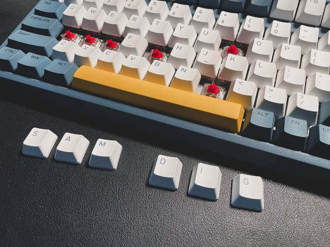 键盘上scrlk是什么键_笔记本scrlk键在哪_键盘scrlk键有什么用