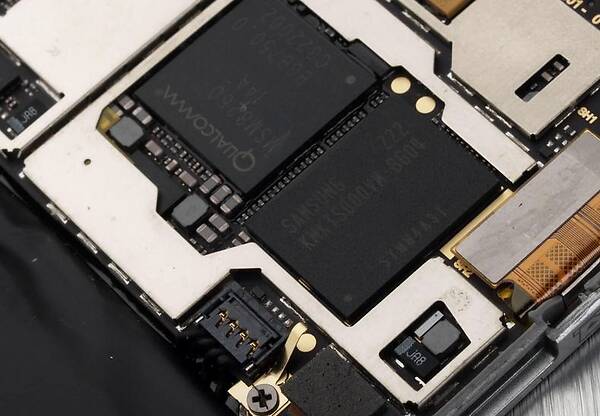 小米8运行内存6g和8g的区别_手机运行内存4g和6g_运行内存4g和6g差别