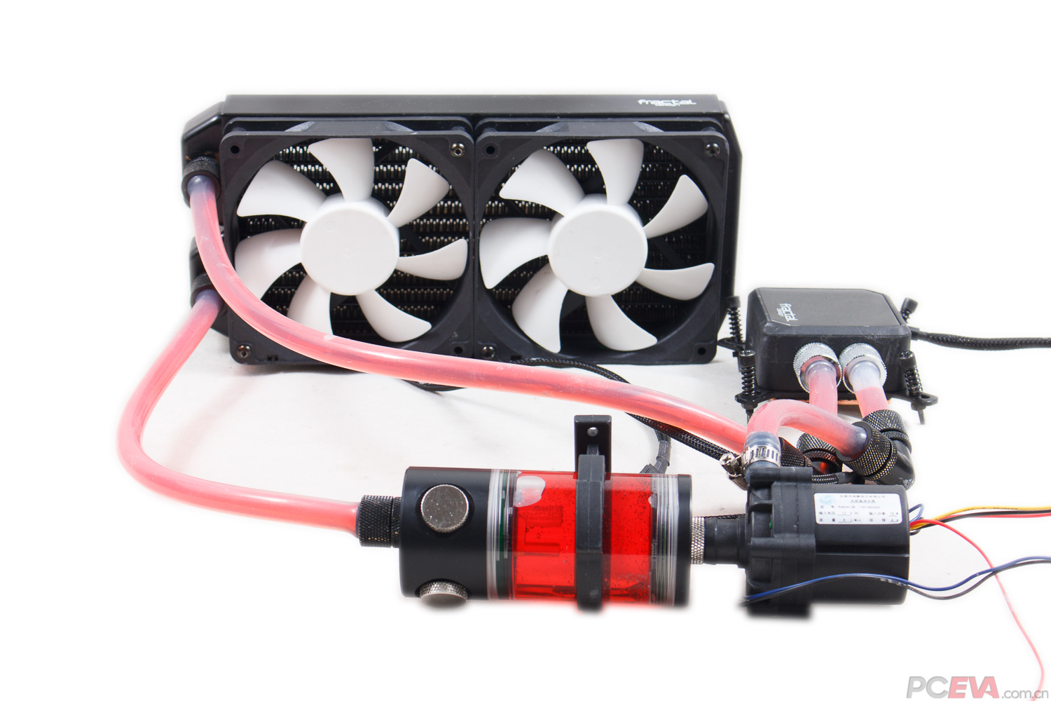 cpu散热 水冷_cpu水冷散热器和风冷散热_cpu散热 水冷