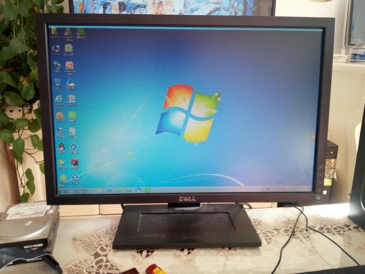 23寸曲面屏显示器好吗_32寸显示器好还是27寸曲面屏好_27寸曲面屏显示器价格