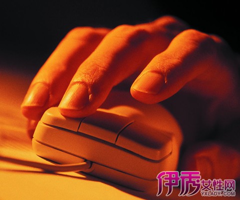 移动鼠标屏幕指针不会随其同时移动却有红光