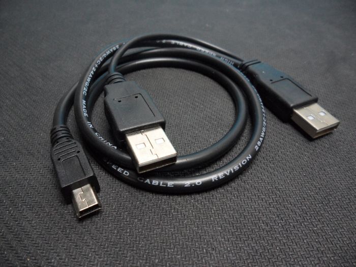 移动硬盘数据线接口种类_雷电接口硬盘_机械硬盘和固态硬盘的接口