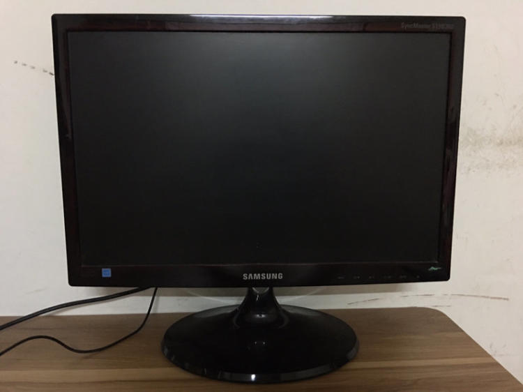 10寸上网本 屏幕显示不全 yy_22寸显示器一般多少钱_一般台式机显示是半高显卡还是全高显卡