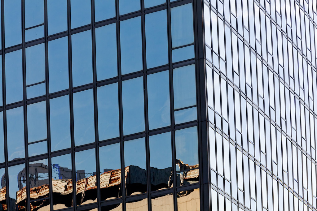 玻璃显示器反光_单向反光玻璃贴膜_显示器玻璃反光怎么办