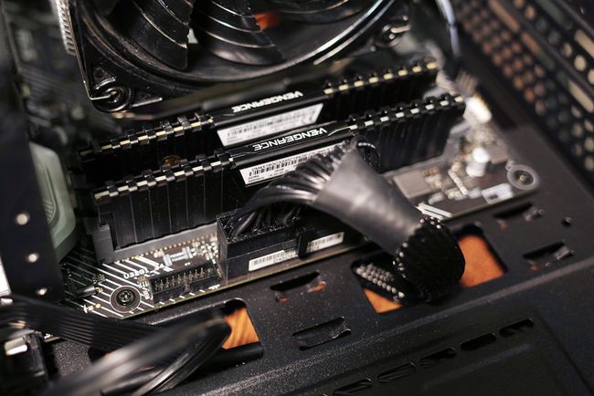 x58主板开机慢_x58主板开机显示器不亮_evga x58 主板温度