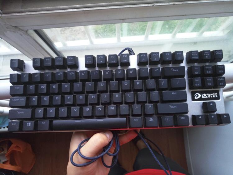 什么键盘质量好又静音？雷蛇黑寡妇蜘蛛轻装版机械键盘