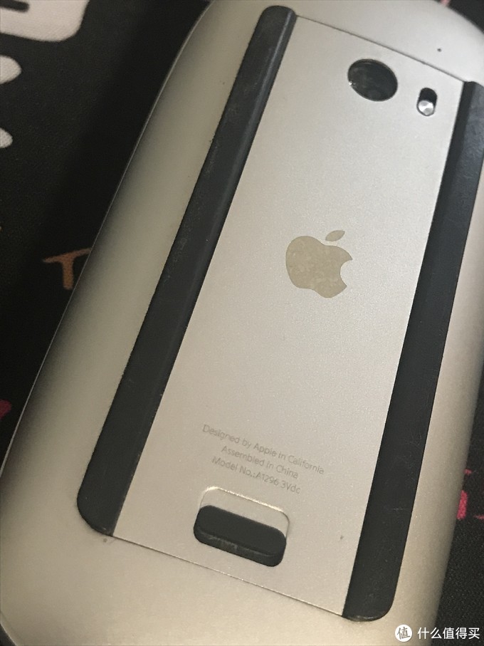 一代的铭牌字体，型号为A1296