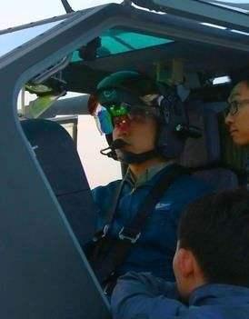 空天猎头盔显示器