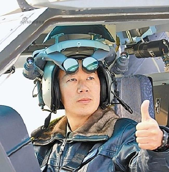 空天猎头盔显示器