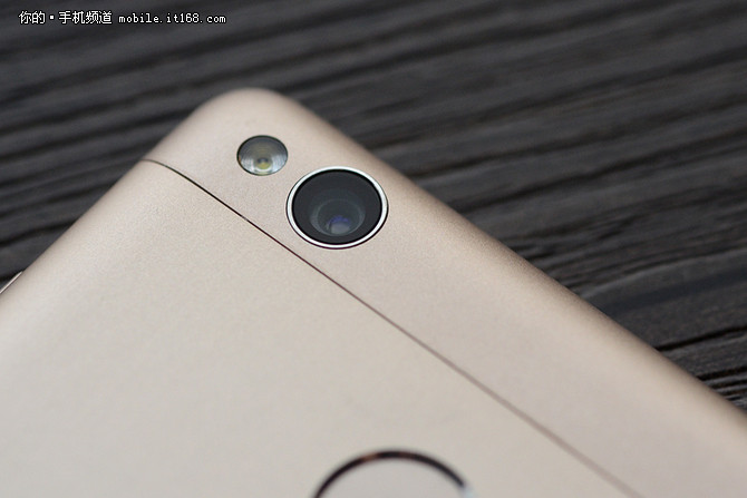 两侧无边框显示器_神王边框怎么显示_textarea 显示边框