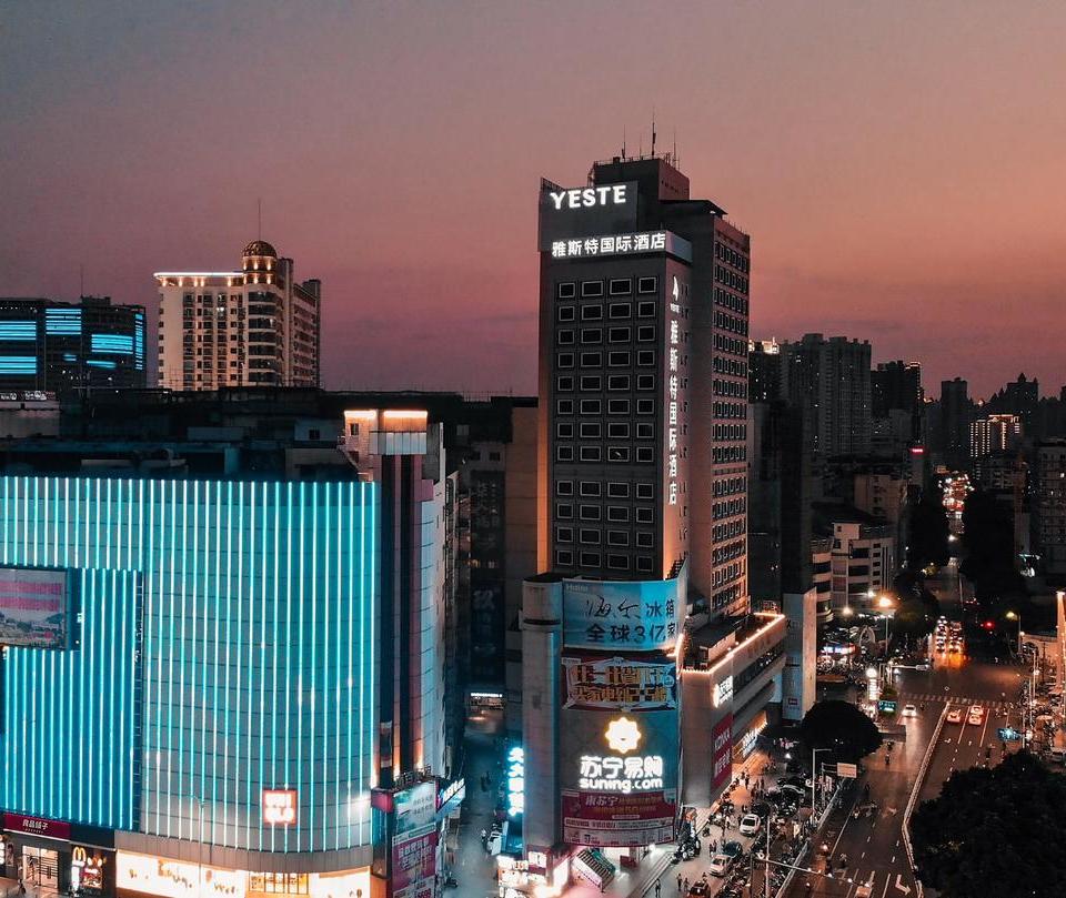 南宁二手电脑显示器_安装完吉吉播发器为什么网页还是显示要安装_脱轨表示器夜间显示