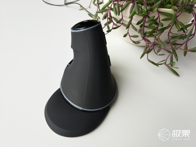 人体工学力作！多彩有线垂直鼠标RGB版体验