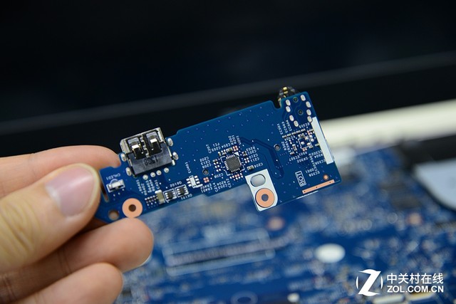 内部结构如何 宏碁VN7-592G游戏本拆解 