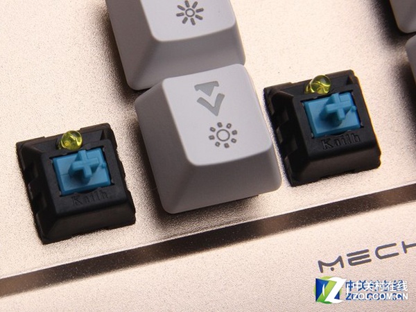 开学装机必选 幽灵蜂·翼机械键盘评测 